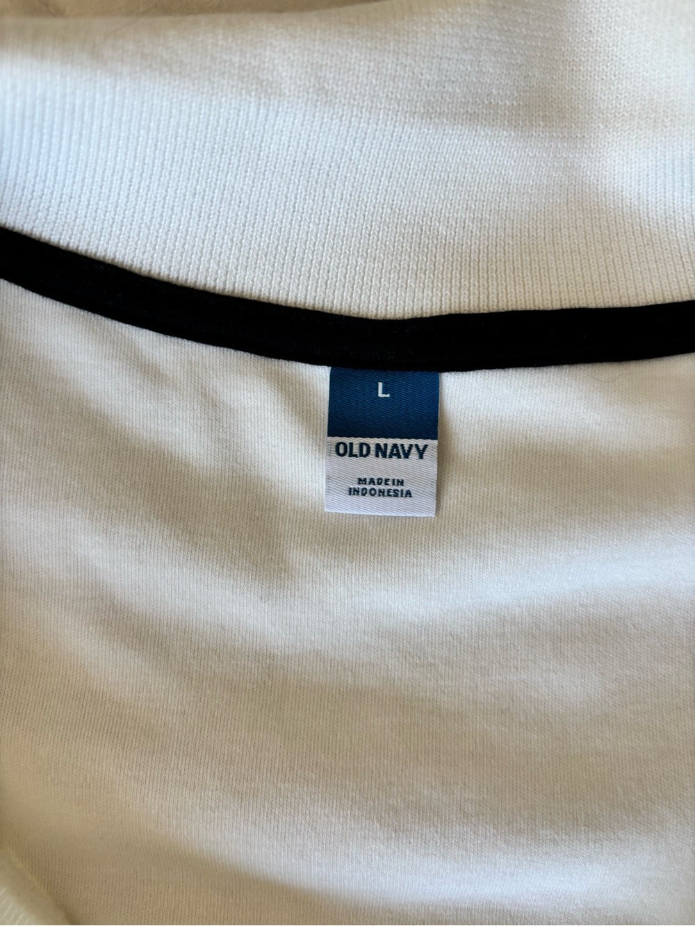 Old Navy White Crop Polo Top with Black Trim 🤍🖤 - Picture 4 of 4